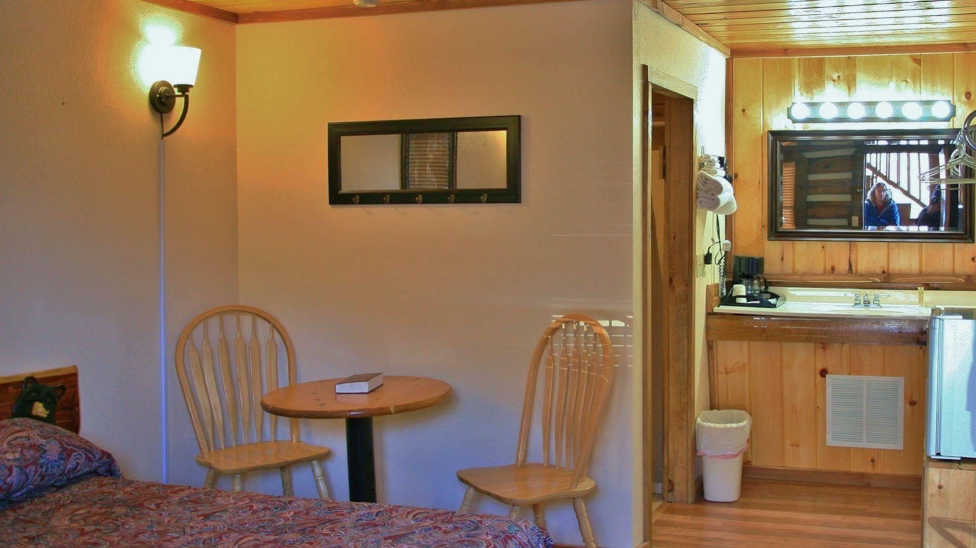 Black Bear Lodge Motel Slade Eksteriør bilde